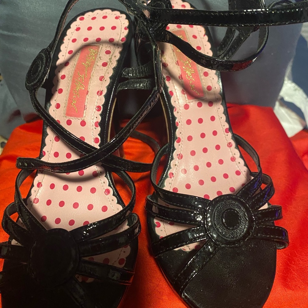 Betsey Johnson 90’s vintage strappy heel